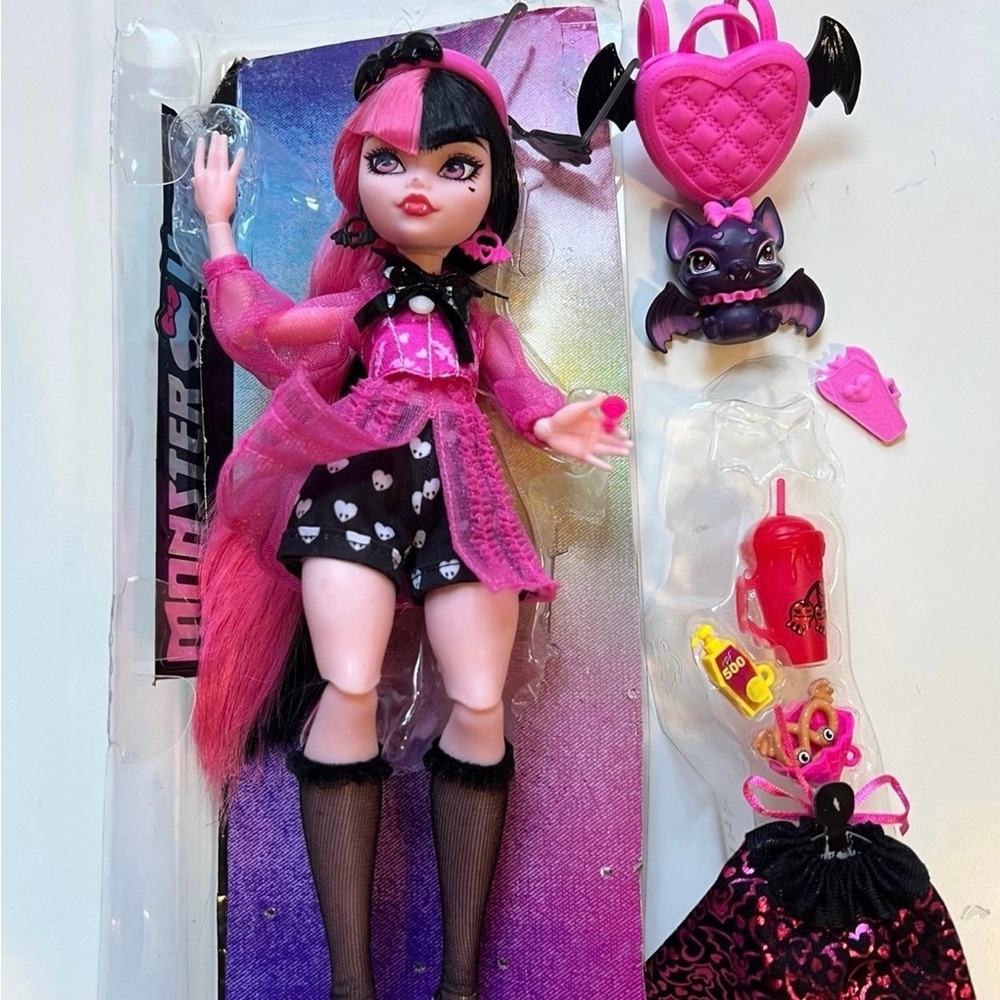 Monster High Draculaura G3 Reboot Doll, Generation 3